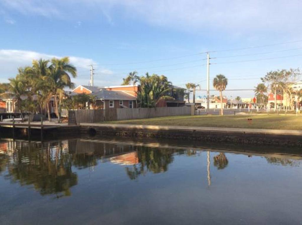 Fort Myers Beach House-On A Canal Exteriör bild